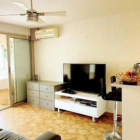 400m Plage A Pieds Apartment *